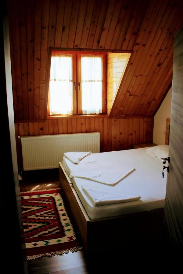 Ξενοδοχείο με διαμερίσματα Hotel Valbona Tdc Bajram Curri